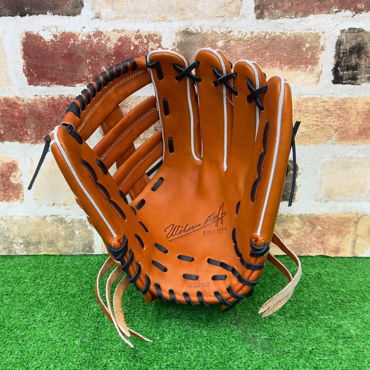 大人気】 Wilson staff 軟式グローブ D8型 WBW102989 WBW102991 型付け