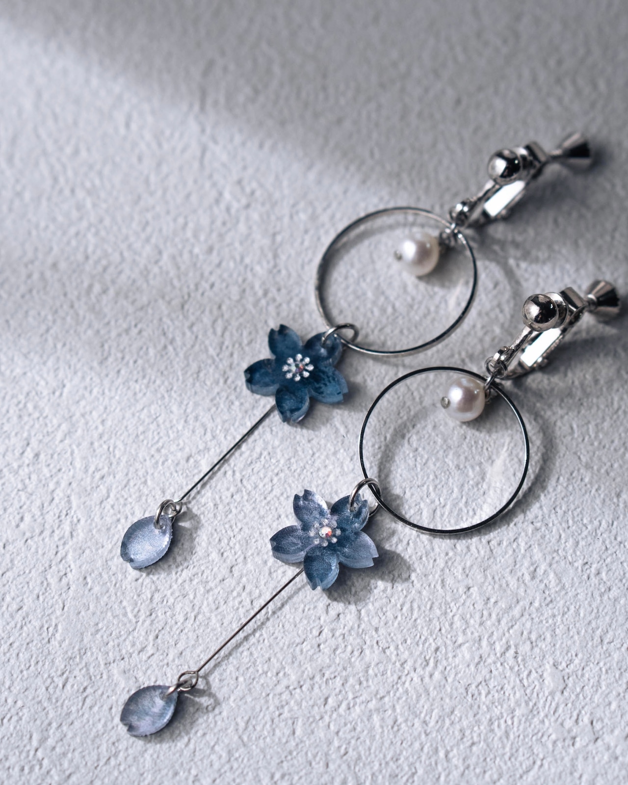 ひらり舞う【夜桜色】