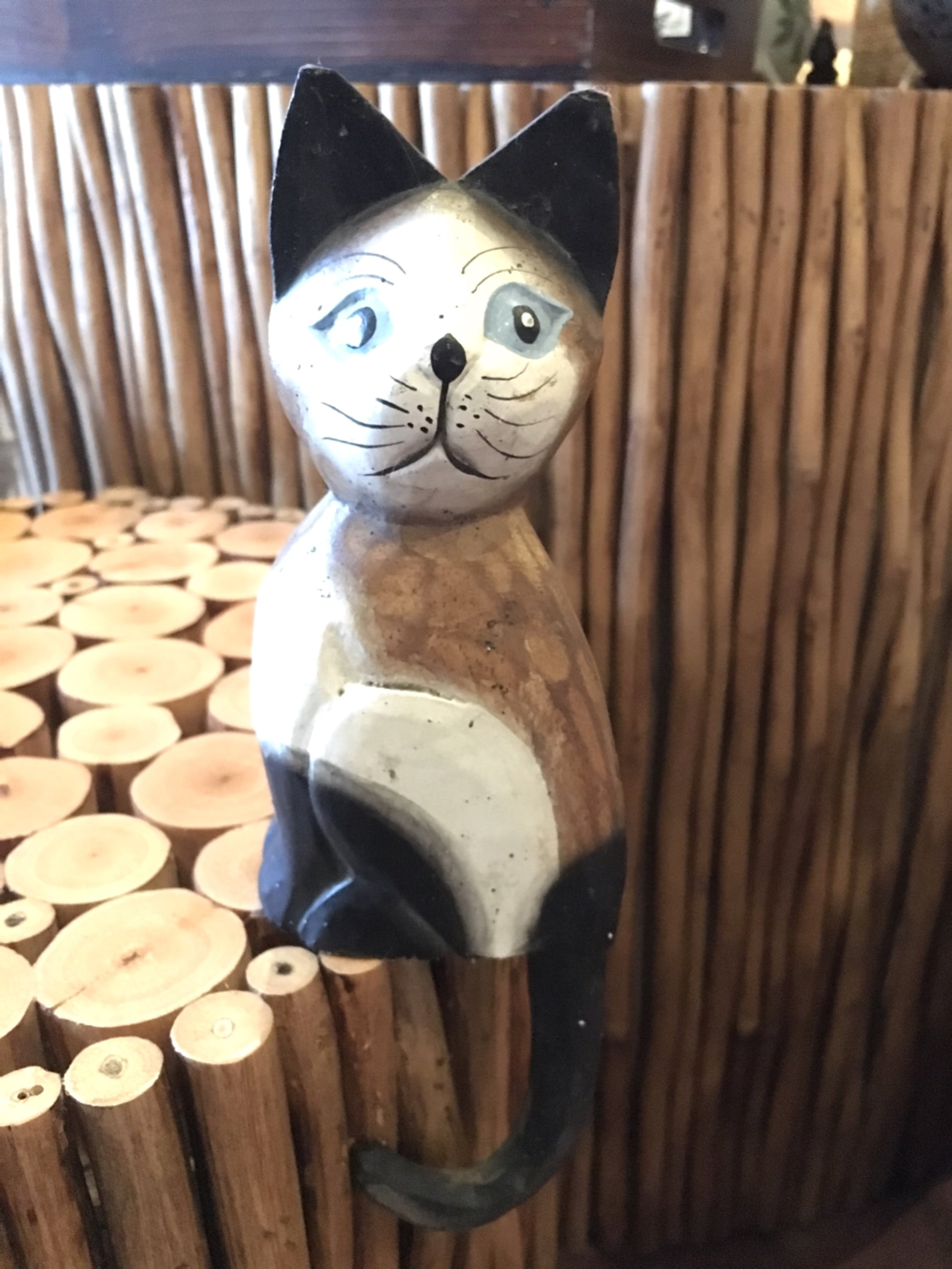バリ島 ねこ置物 猫 ネコ ねこ インテリア 木彫り 木製 ハンドメイド 