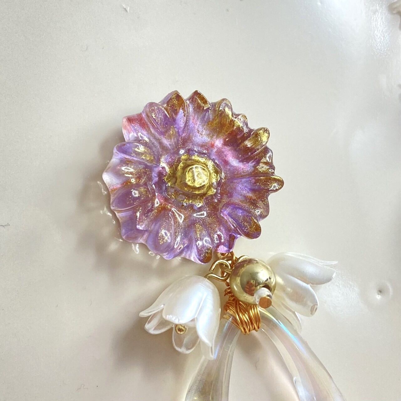 ピアス or イヤリング 】 フラワー パープル 花 冬 オーロラ 大ぶり