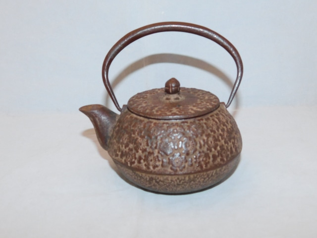 鉄瓶(明茶、あられ)iron kettle(light brown color hail)