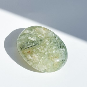 プレナイト パームストーン46◇ Prehnite ◇天然石・鉱物・パワーストーン