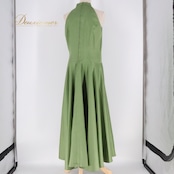 フラダンス 衣装 ワンピース ドレス メネフネプランテーション グリーン系 MENEHUNE PLANTETION ノースリーブ 肌見せ ハイネック ワンカラー かわいい きれい 華やか 鮮やか 明るい 緑 ハワイアン アロハ フラ ダンス レッスン 練習