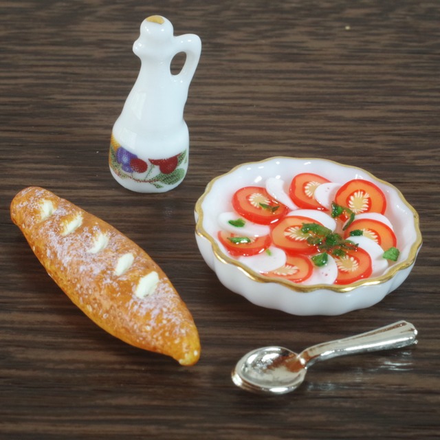 ロイター　ミニチュア　トマト＆モッツアレラ