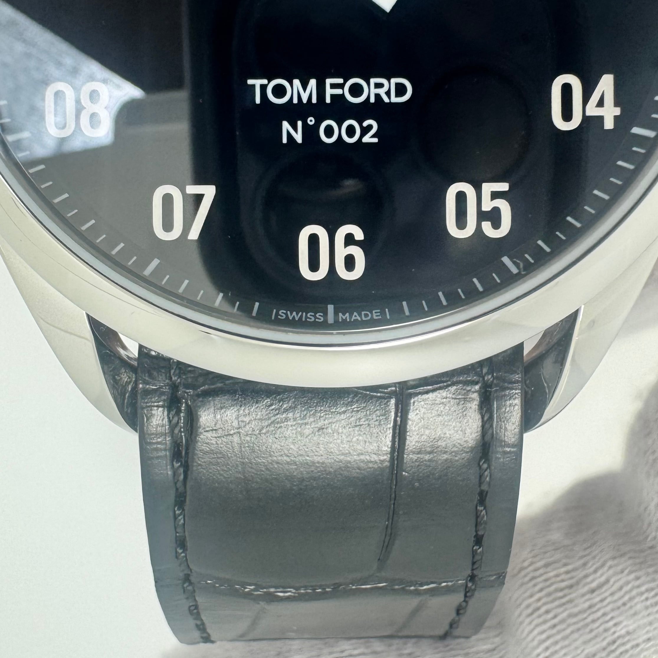 【美品】腕時計 メンズ トムフォード TOM FORD N.002 TFT002003 自動巻 黒 デイト表示 革ベルト 美品】腕時計 メンズ トムフォード TOM FORD N.002 TFT002003 自動巻