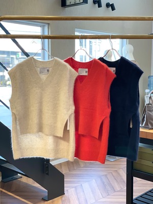 バイヤーが惚れこんだ！フォックス×カシミヤベスト