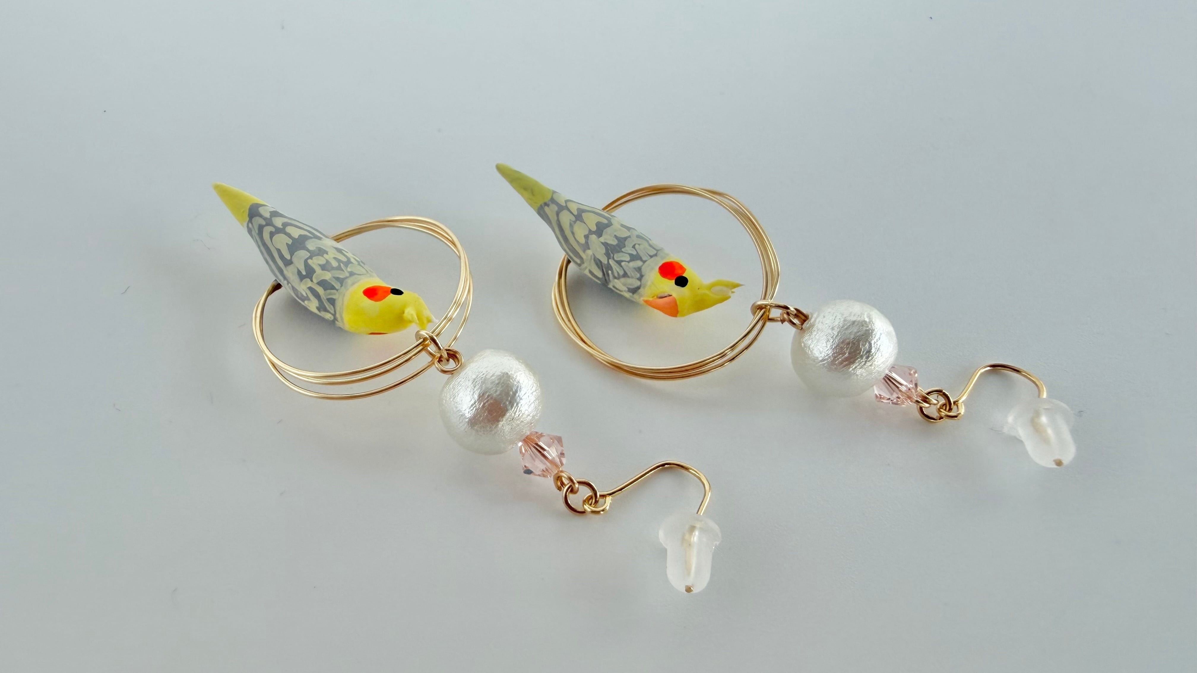 リング乗りオカメインコ(パール)コットンパール付ピアス・イヤリング