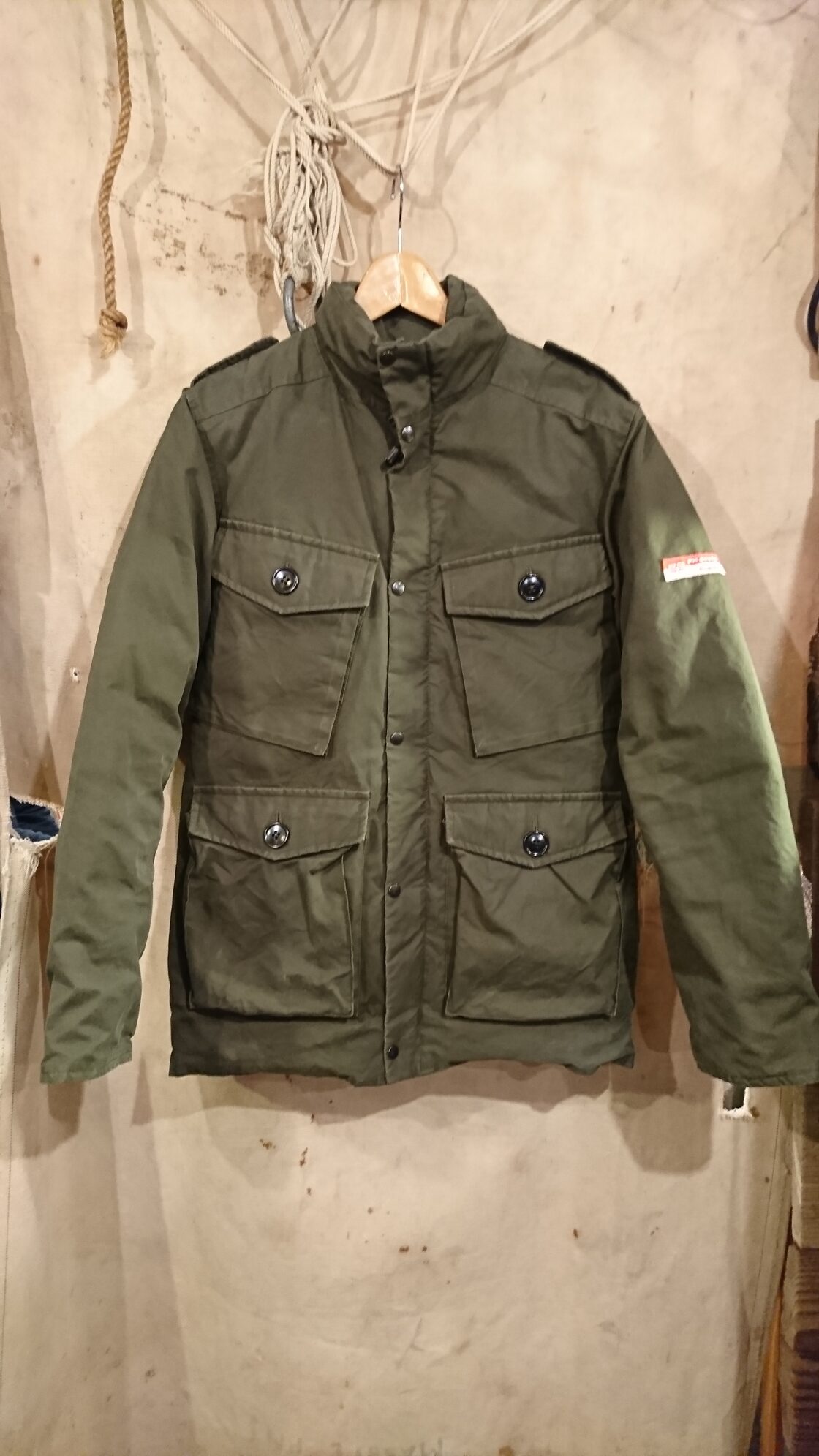 PETER HUTCHINSON VENTILE MILITARY DESIGN DOWN JACKET MADE IN 