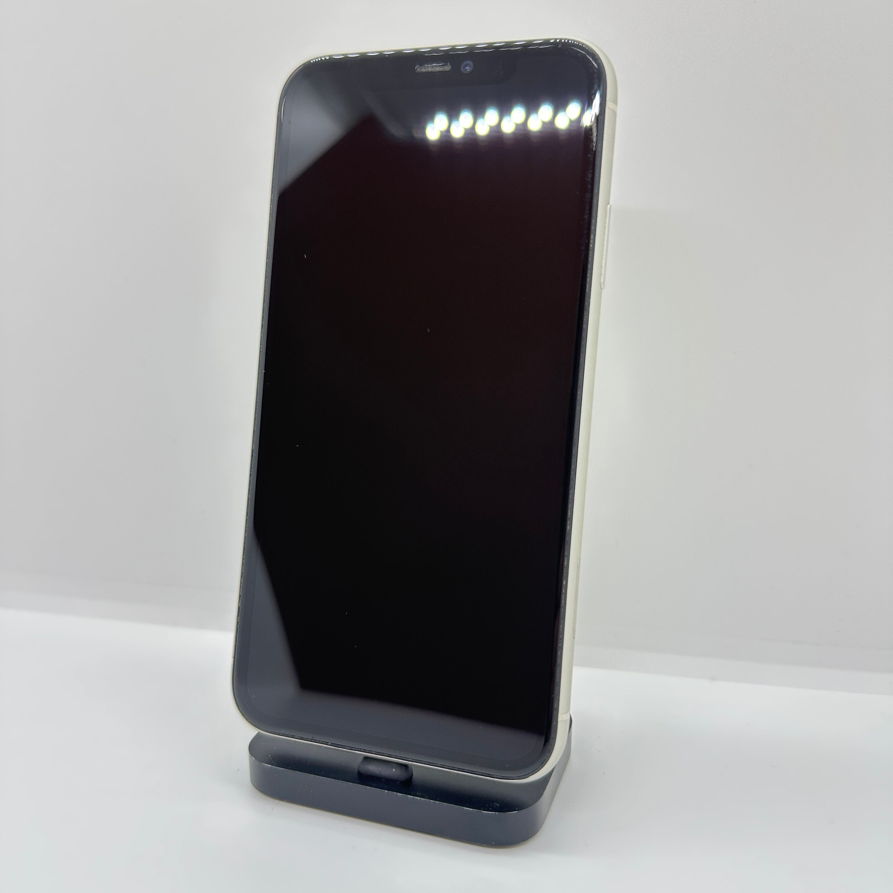 バッテリー新品】iPhone11 128GB ホワイト【SIMロック解除済み