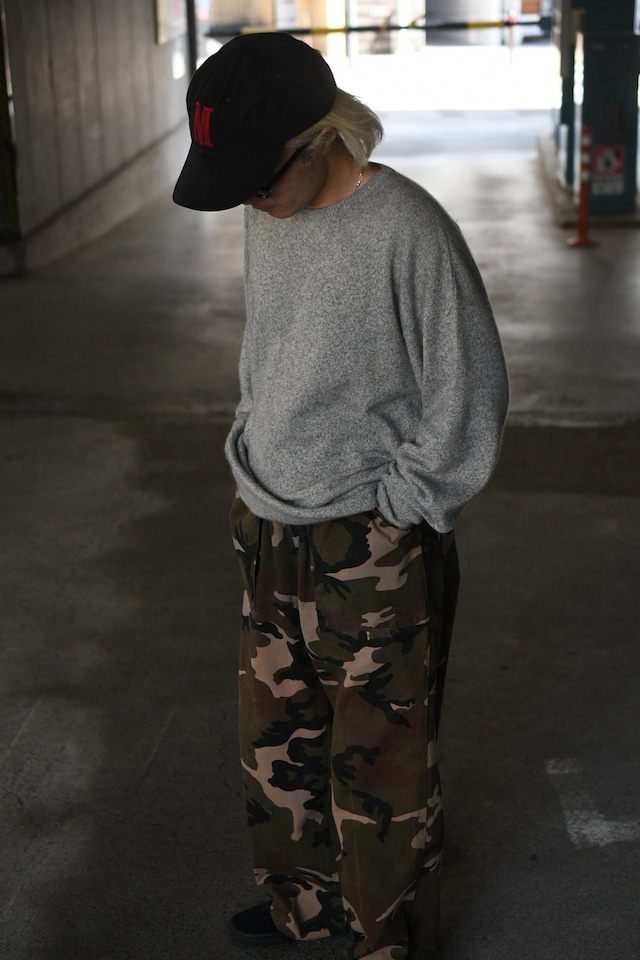 OK/80's "Neiman Marcus" feather grey pure cashmere knit