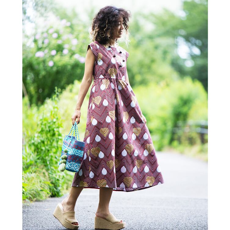 フレンチスリーブワンピース ハート ブラック レッド ホワイト ゴールド 日本縫製 アフリカンプリント アフリカンファブリック アフリカンバティック パーニュ キテンゲ アフリカ布 ガーナ布 エスニック ハイウエスト エスニック レディース 女性 Cherry Et