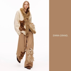 ぬくもりを連れて歩く、ふたりの子犬のファーパンツ E00622