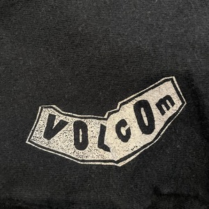 【VOLCOM】存在感のあるイラスト プリント Tシャツ ブランドロゴ バックロゴ Mサイズ  スケボー スノボー ボルコム メキシコ製 US古着 アメリカ古着
