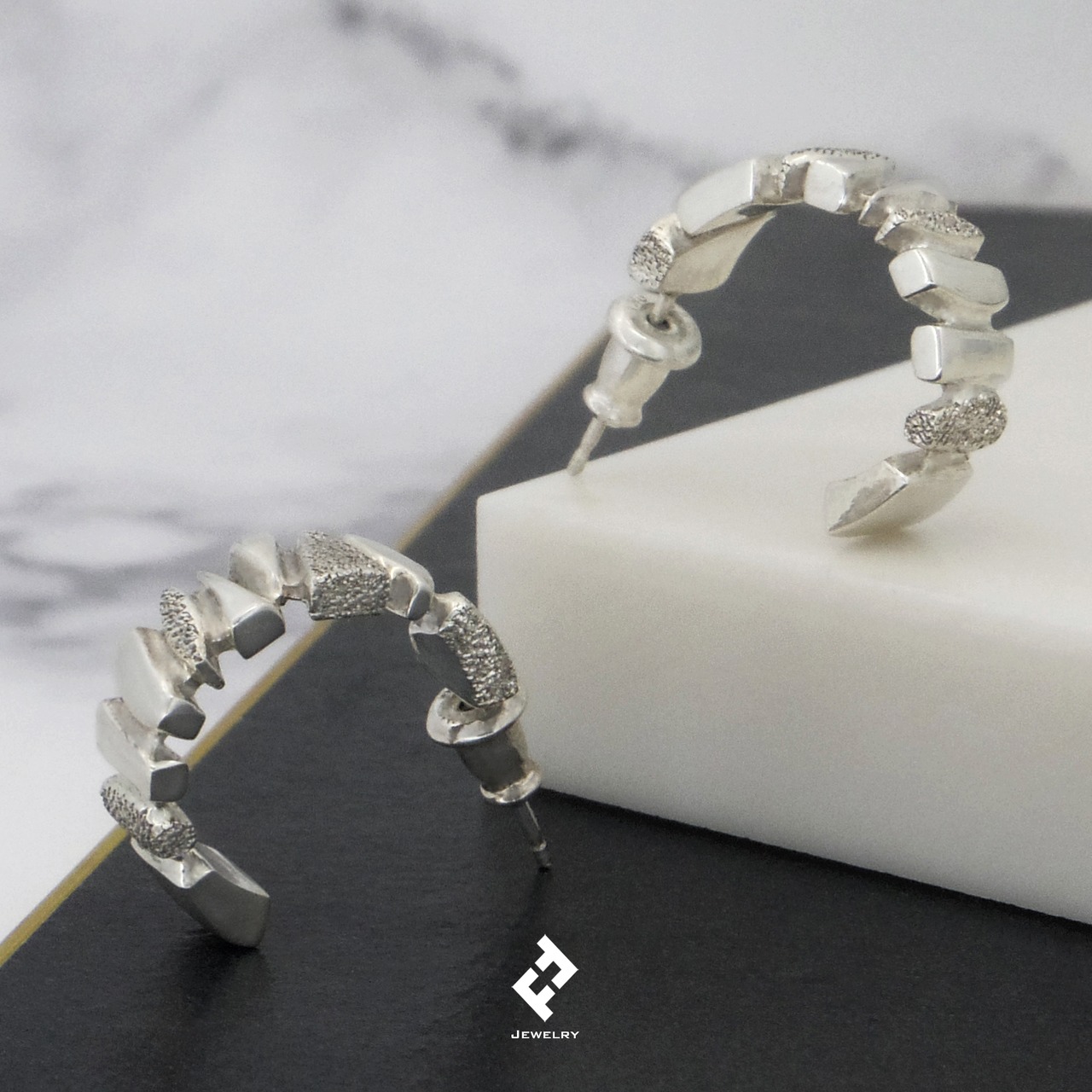 +piedras・イヤリング (silver)
