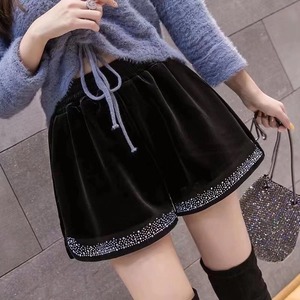 ストーン付きショートパンツ