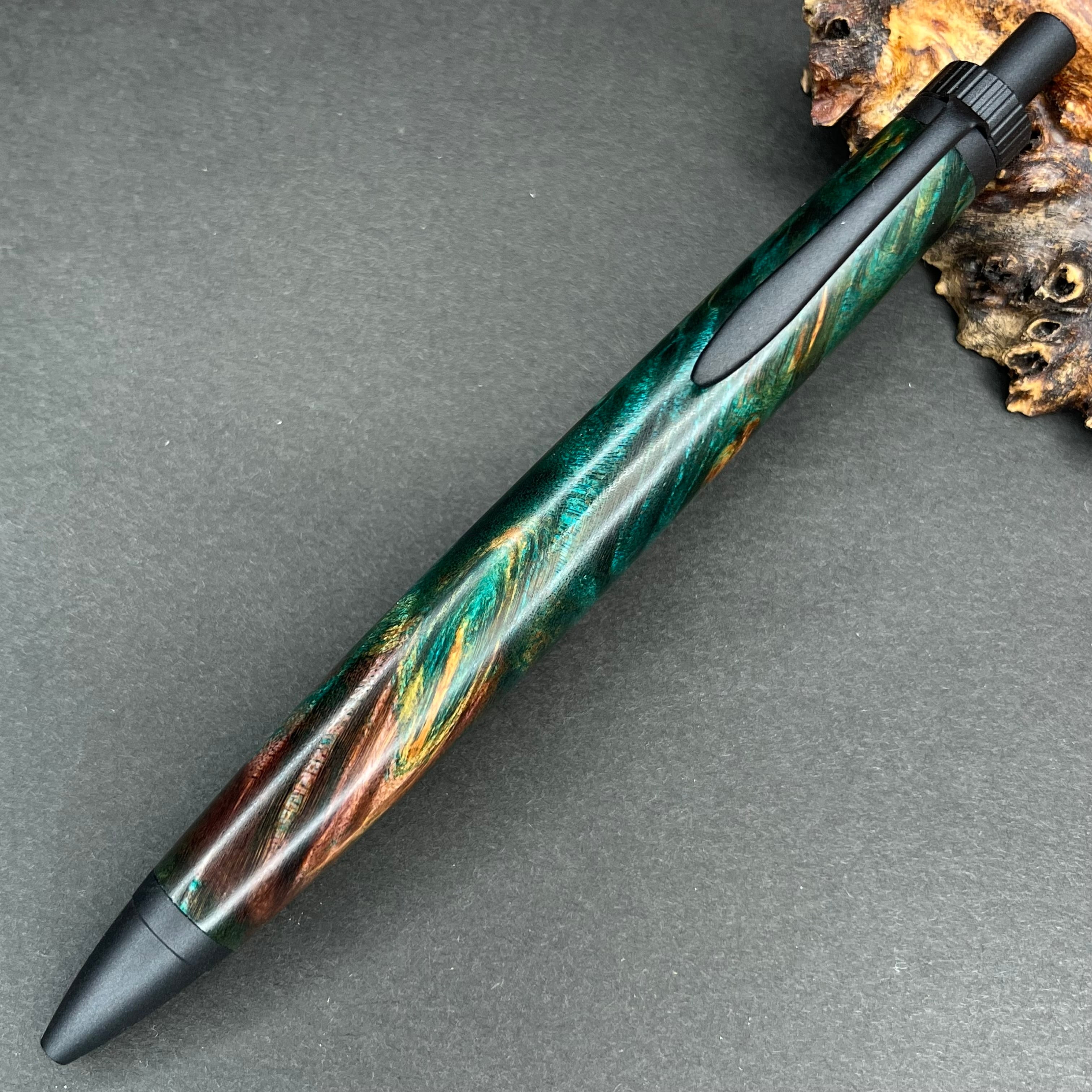 YOKOYAMA ART WORKS さん 楓瘤 木軸ボールペン新品 楓瘤]漆影塗朱合仕上木軸ボールペン | YOKOYAMA ART WORKS