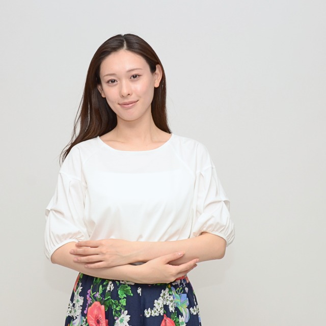 【ブラウス見えの上品さ】  袖タックパフTシャツ ‐ LEO-2506B オフ ‐