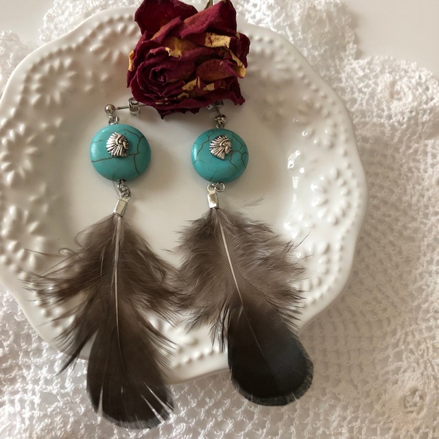 夏に大活躍 ヴィンテージクロスと水色フープピアス