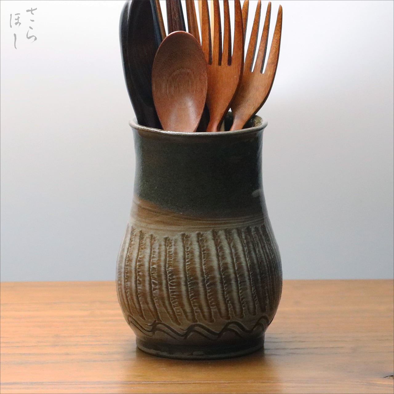 小鹿田焼 小袋窯 4寸5分一輪挿し花瓶 櫛描き/飛び鉋 白 高さ約13.3cm