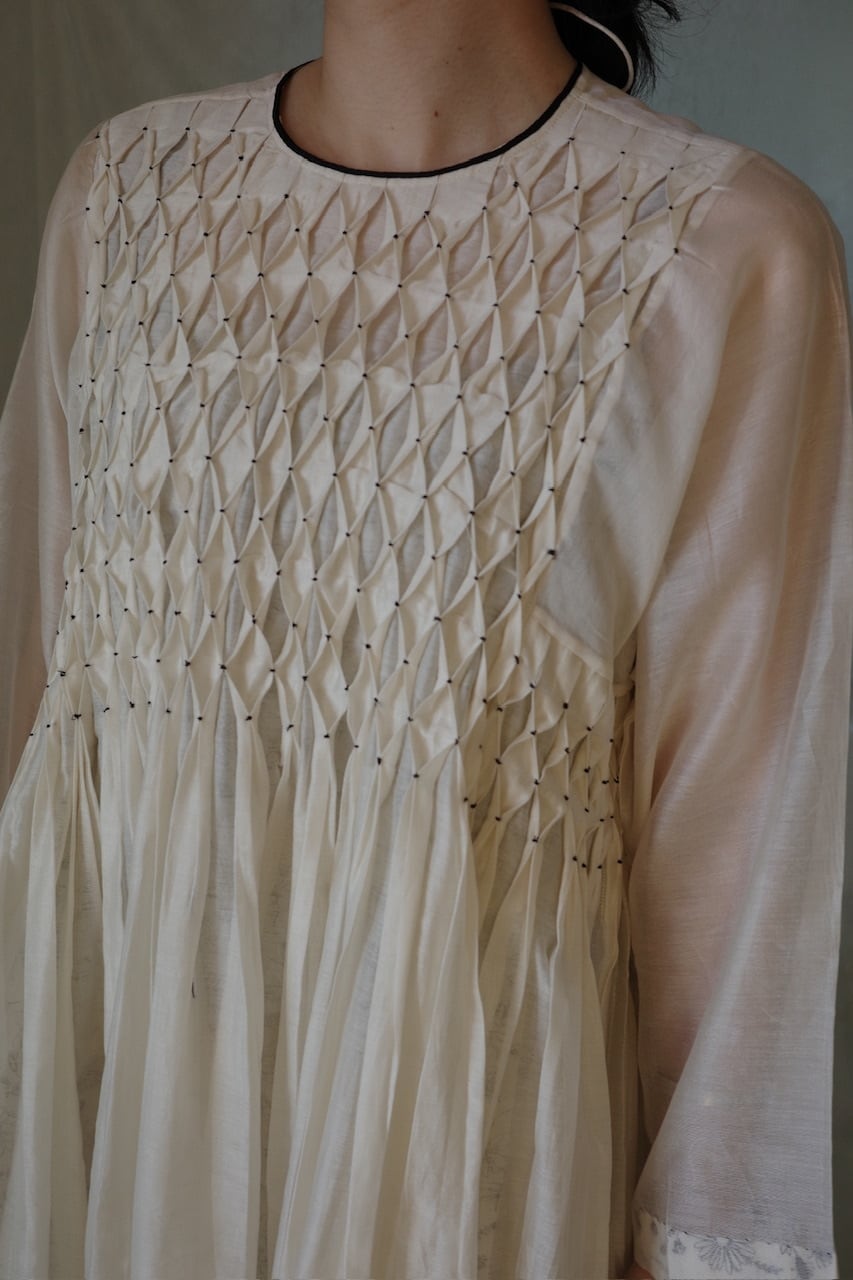 受注】AHMEV Snowdrop Smocking Dress + Slip | physis (ピュシス)