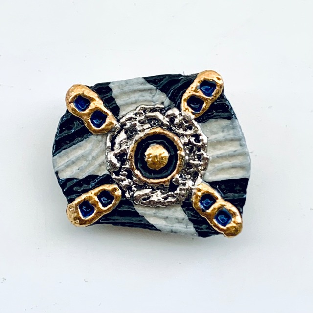 ブローチ  (220630-10)