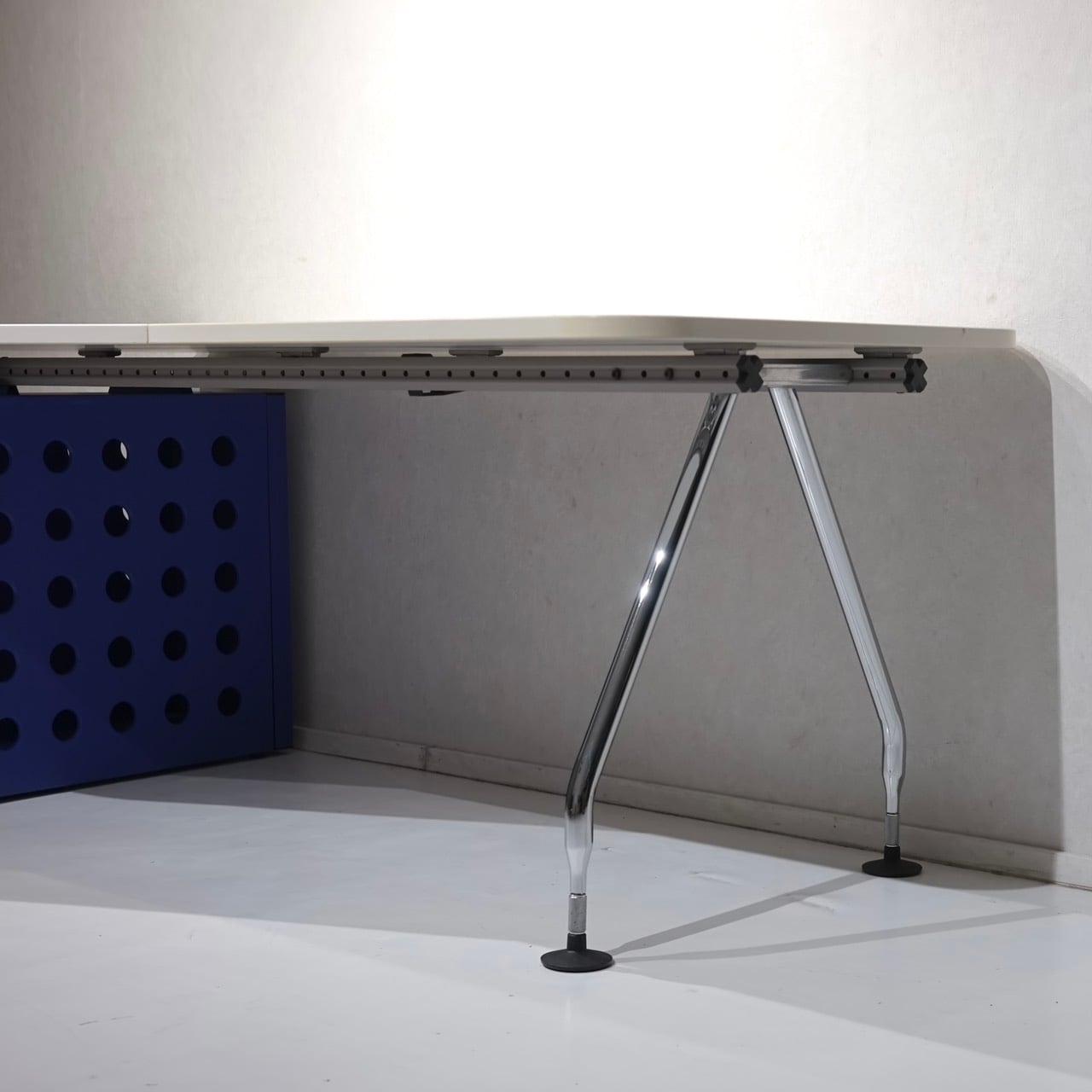 Vitra ヴィトラ Ad Hoc アドホック ワークデスク キャビネット付き