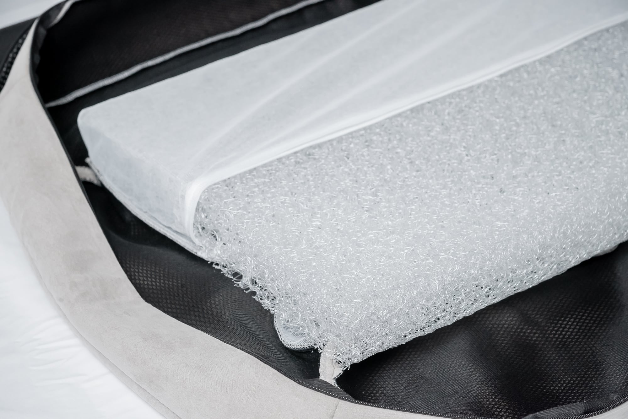 ペット用 グレー フリースベッド 約110cm x 75cm 高さ20cm ペット用 グレー フリースベッド 約110cm x 75cm 高さ20cm 犬用品