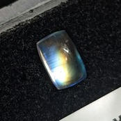 【084】レインボームーンストーン　0.82ct