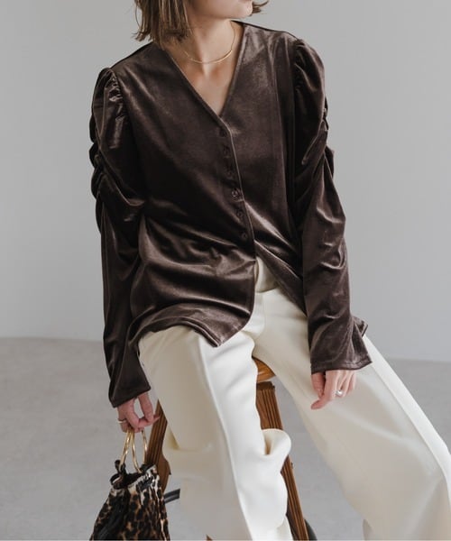 ベロアパワショルブラウス