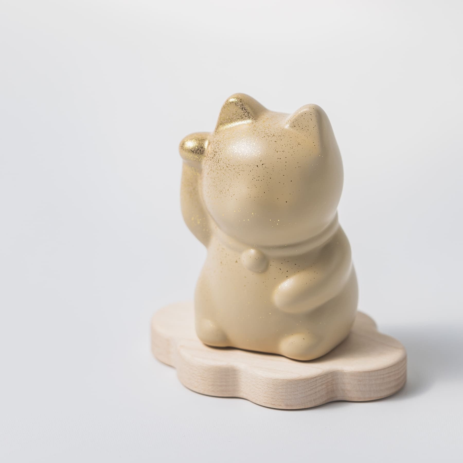maneki maneki 】招き猫 漆 URUSHI ［ 金の右手 ］ まねき まねき