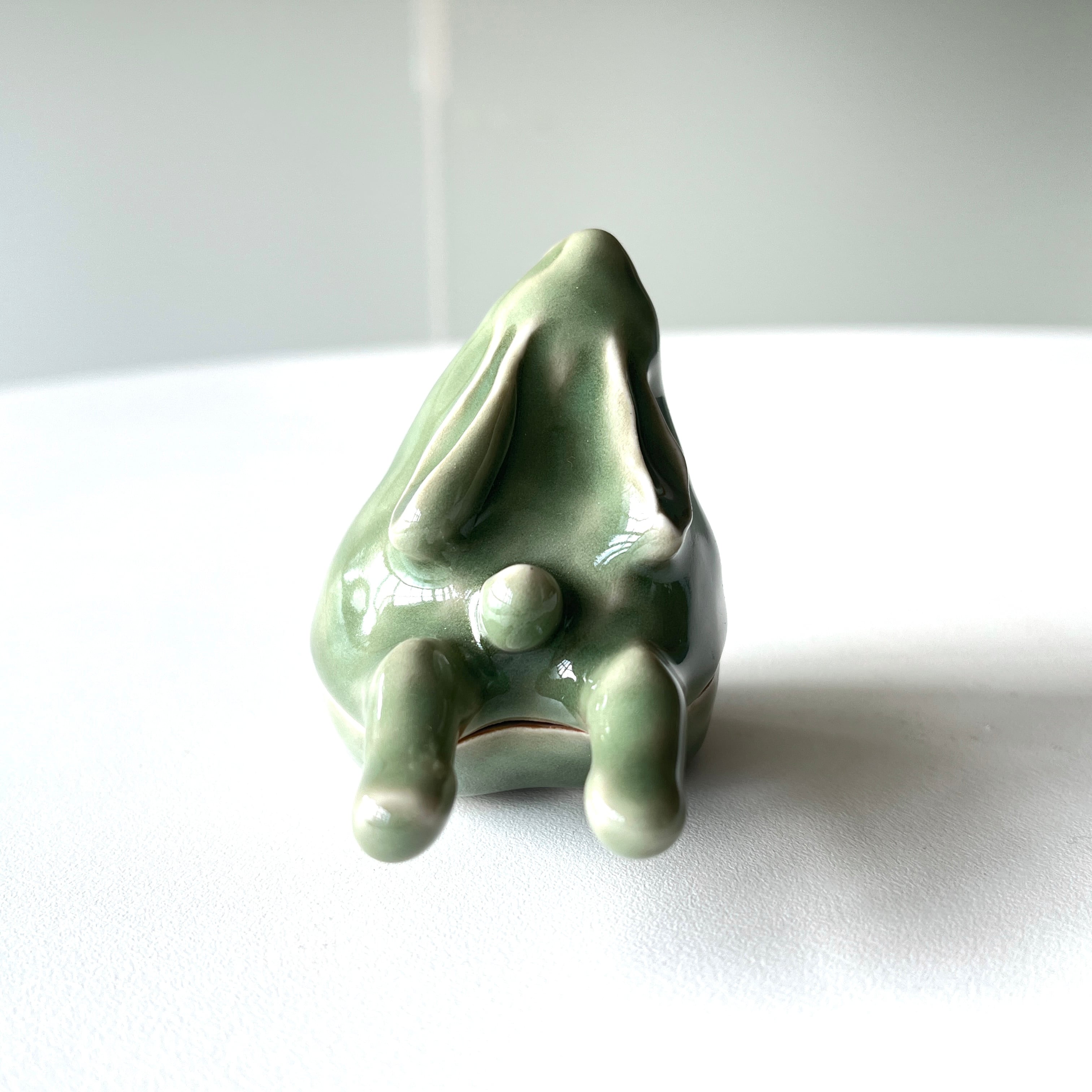 0415]三田青磁 香合 跳卯 | 三田陶芸の森。