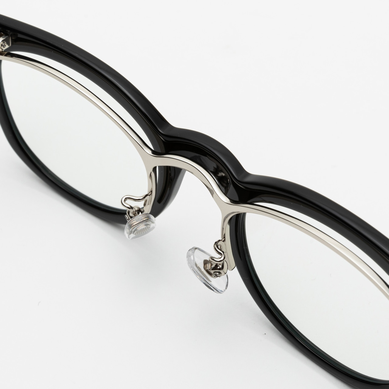 meanswhile Flip-up Transition Color Glasses “Neutral Color” 【 BLACK×PILOT GREEN 】