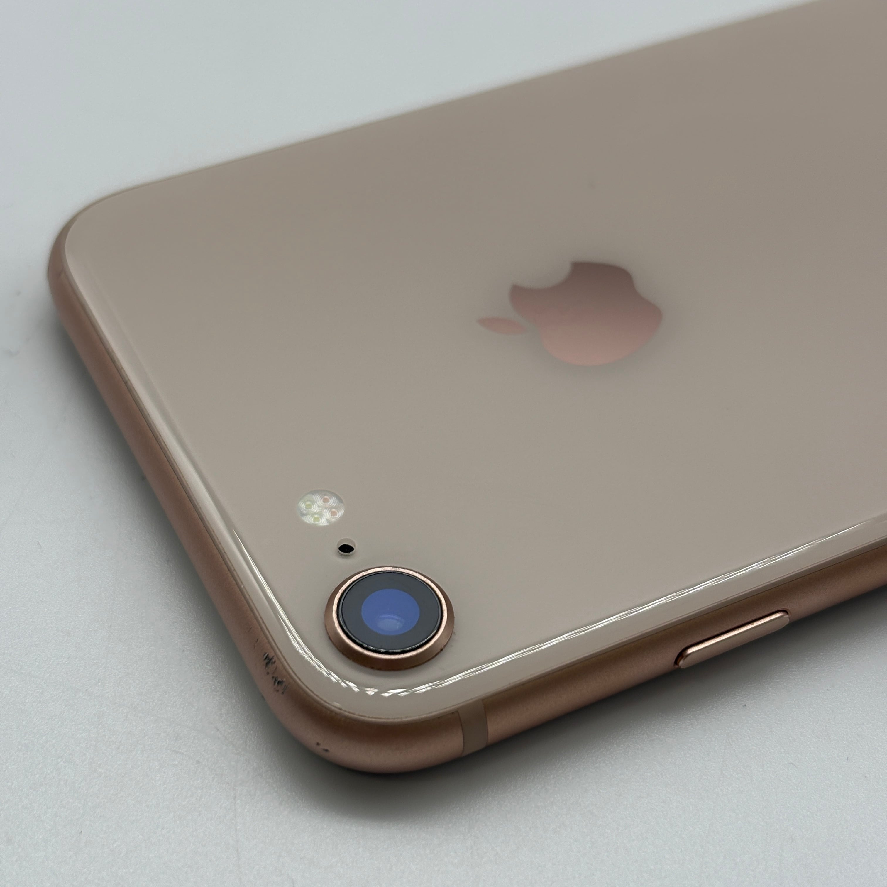 iPhone8 64GB ゴールド アイフォン本体 SIMフリー SIMロック解除済み