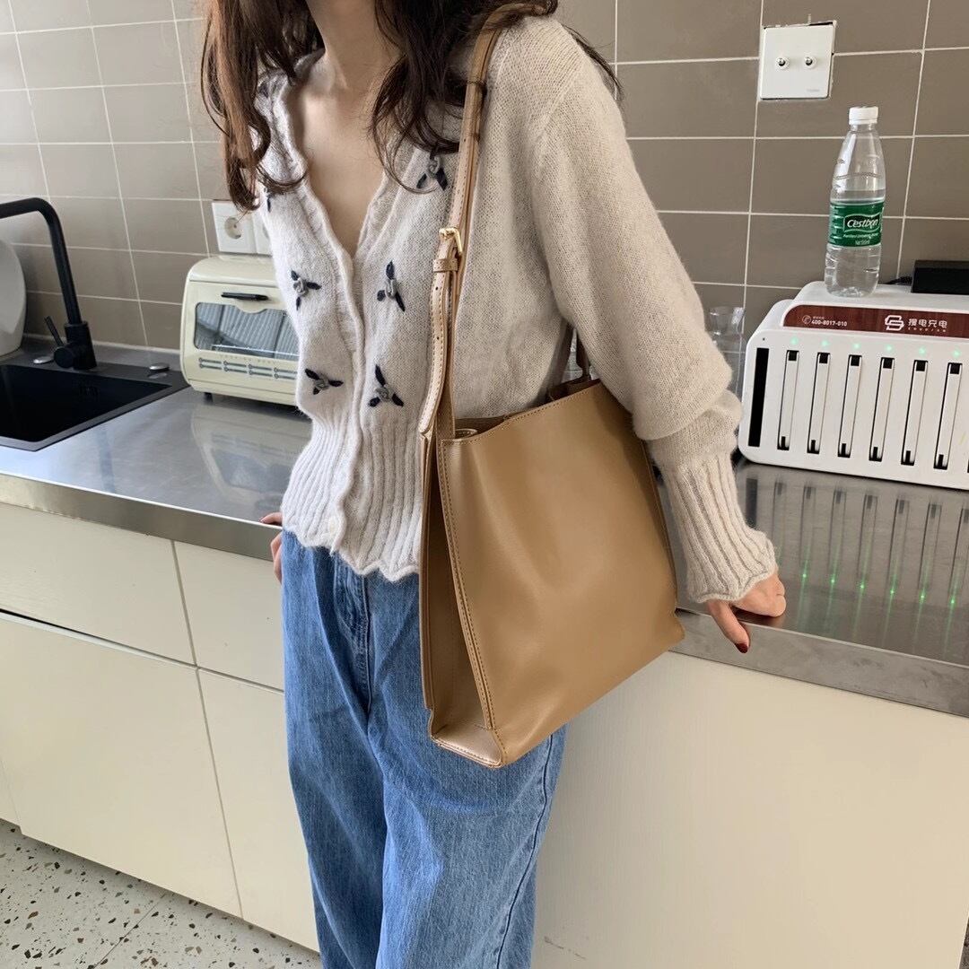 シンプルトートバッグ