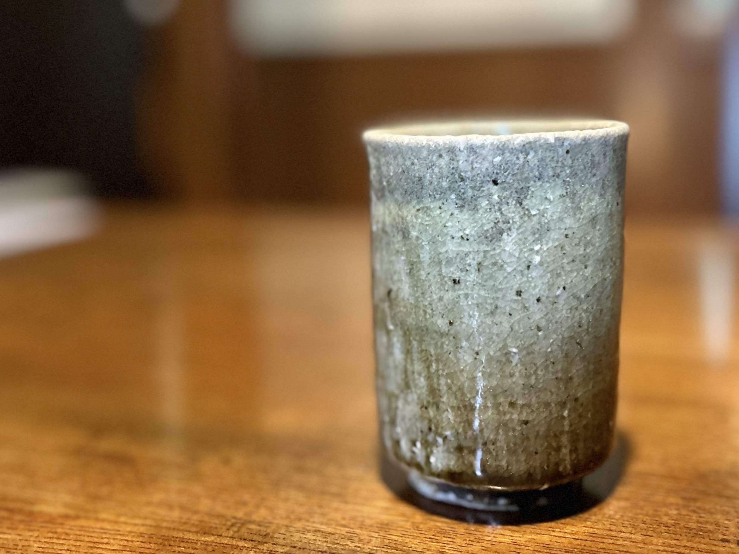 唐津灰被刻ぐい呑／Anagama ash-glaze guinomi(sake cup) | 土平窯