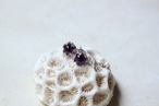 アメジストのプチピアス