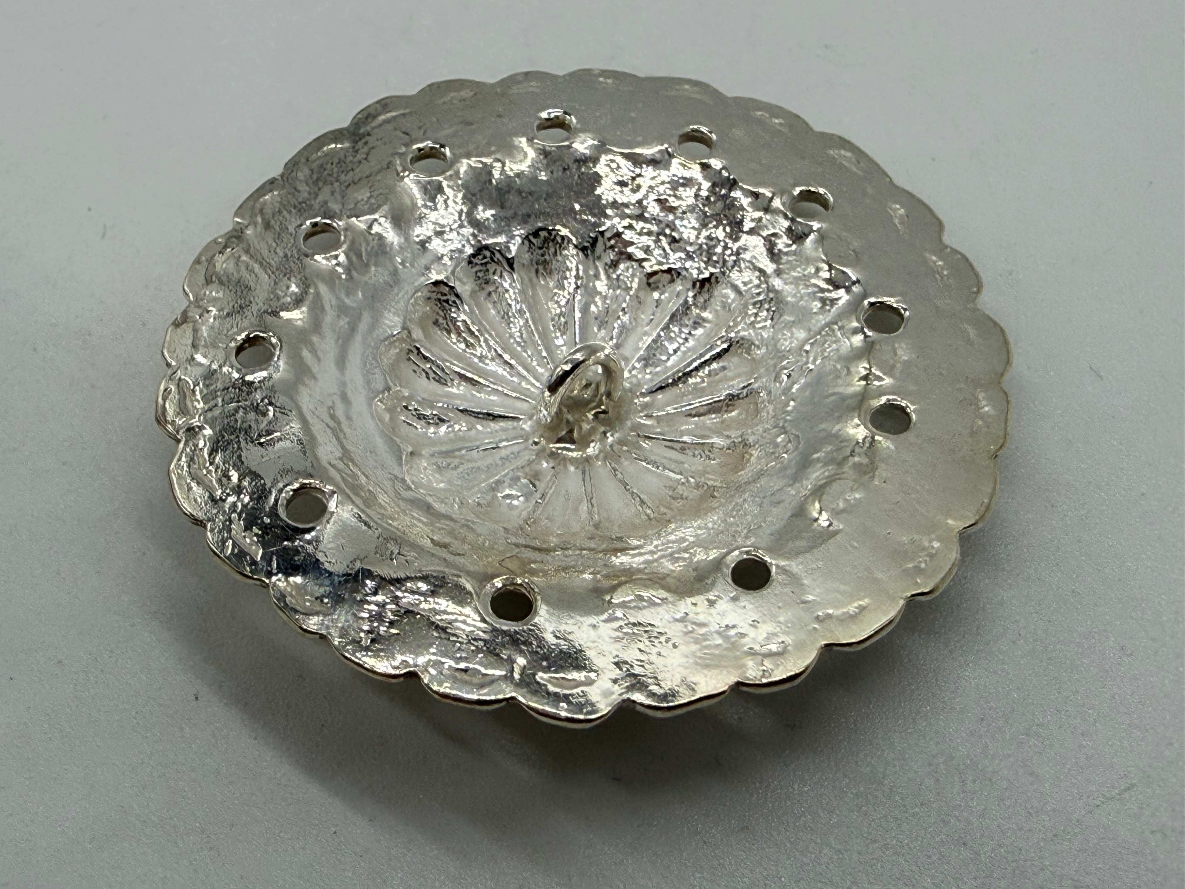 ゴローズ ほぼ新品 フラワーコンチョ14.72g ほぼ新品 フラワーコンチョ