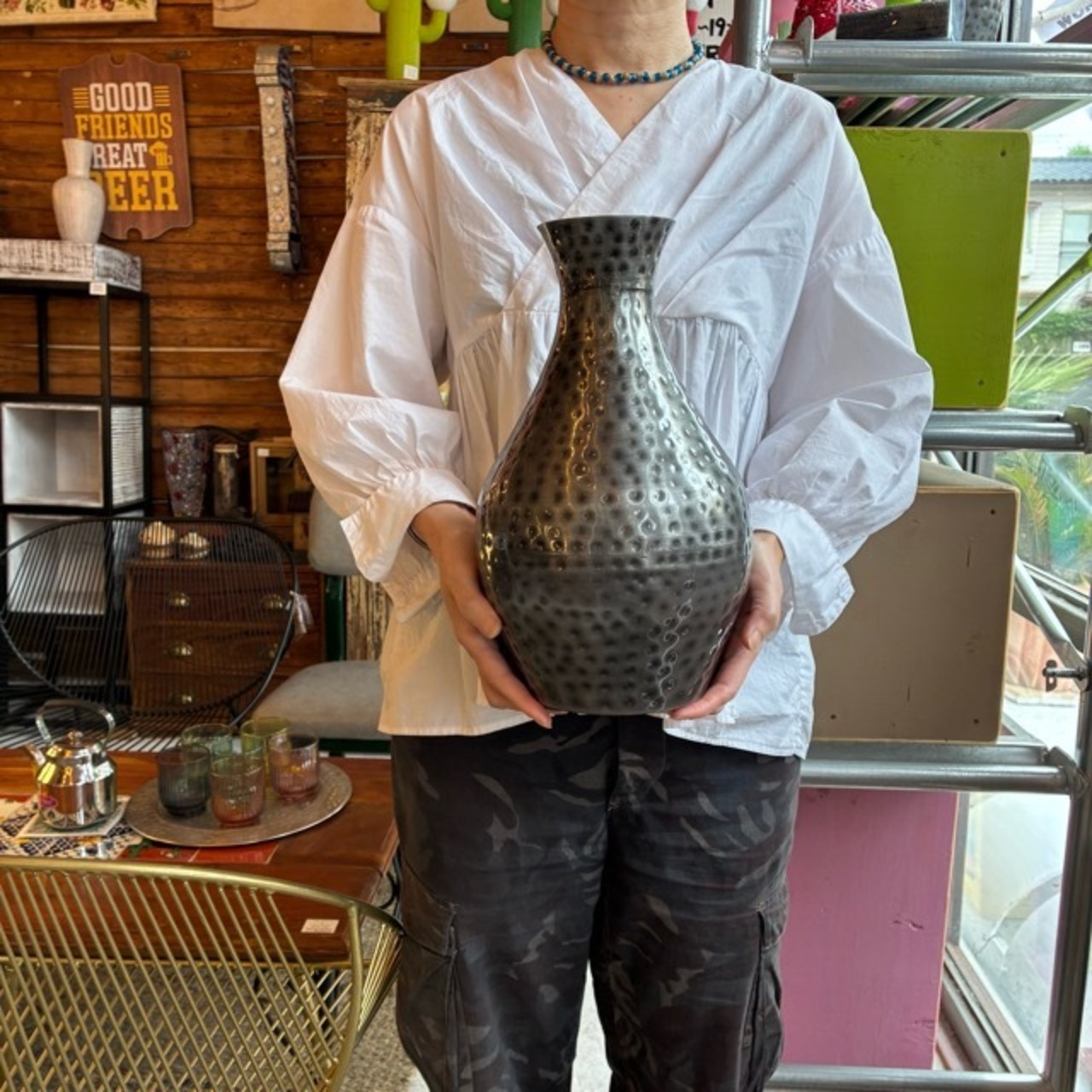 India  Iron hammer flower vase　インド　アイアンハンマーフラワーベース　D　鉄製　花瓶　フラワースタンド　モダン　ギフト　誕生日　引っ越し祝い