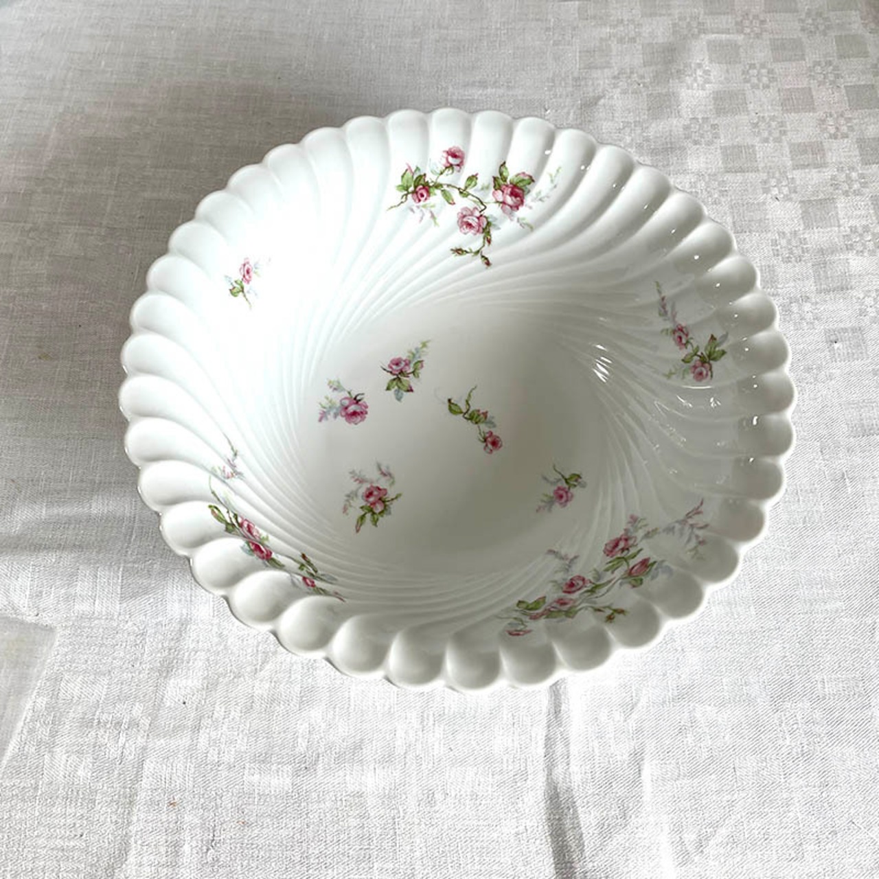 サラダボール　大きなお鉢　深鉢　リモージュアビランド　ピンク小花　小さなかけあり　Haviland 12TWdj3