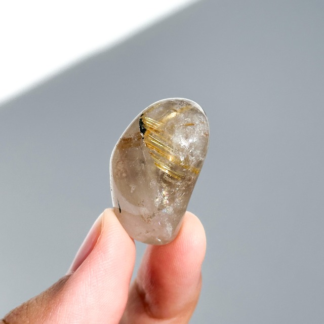 ルチルインクォーツ タンブル 73◇ Rutile in Quartz◇天然石・鉱物・パワーストーン