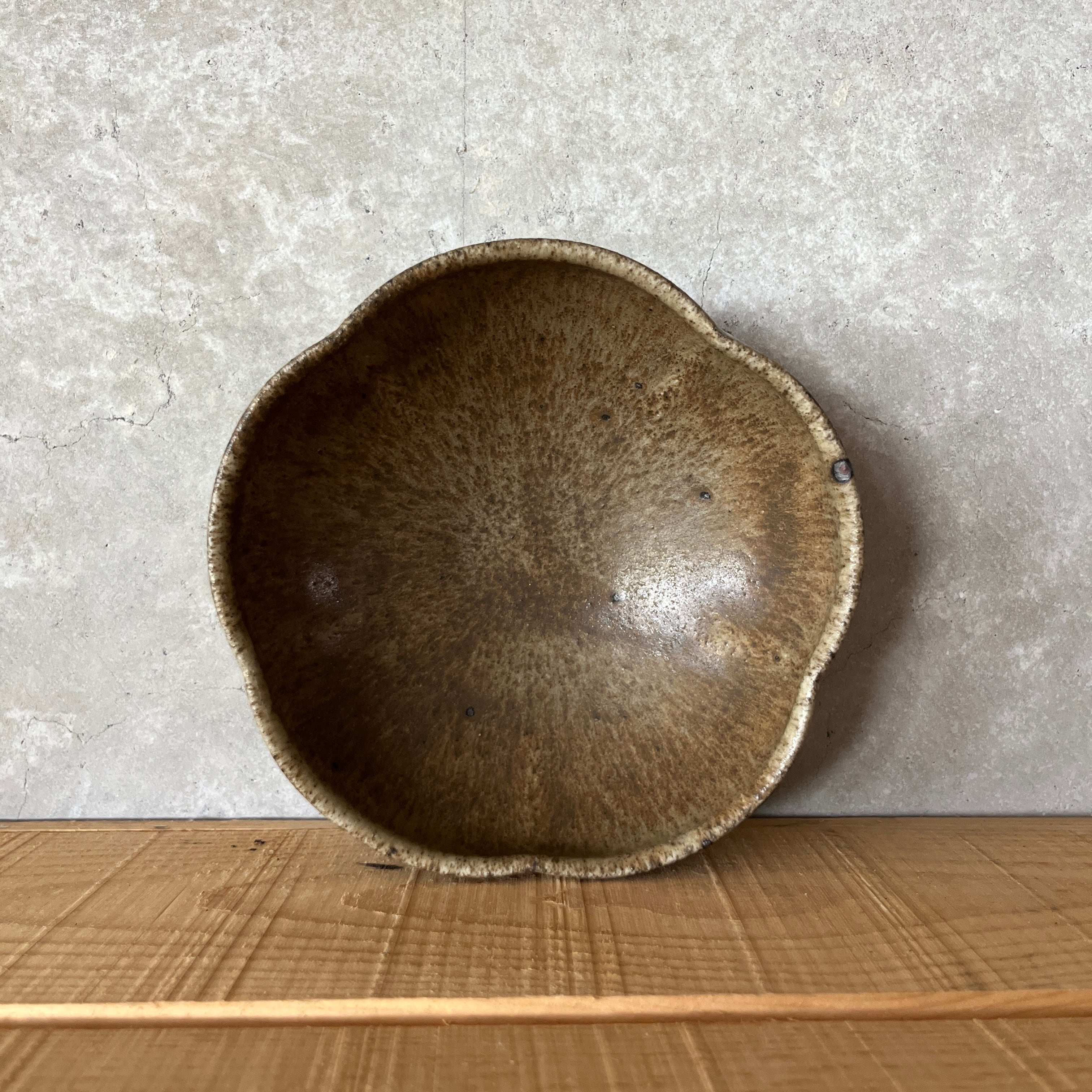 森山陶器 花形鉢 薄灰釉 | タシュロン｜器と生活の道具