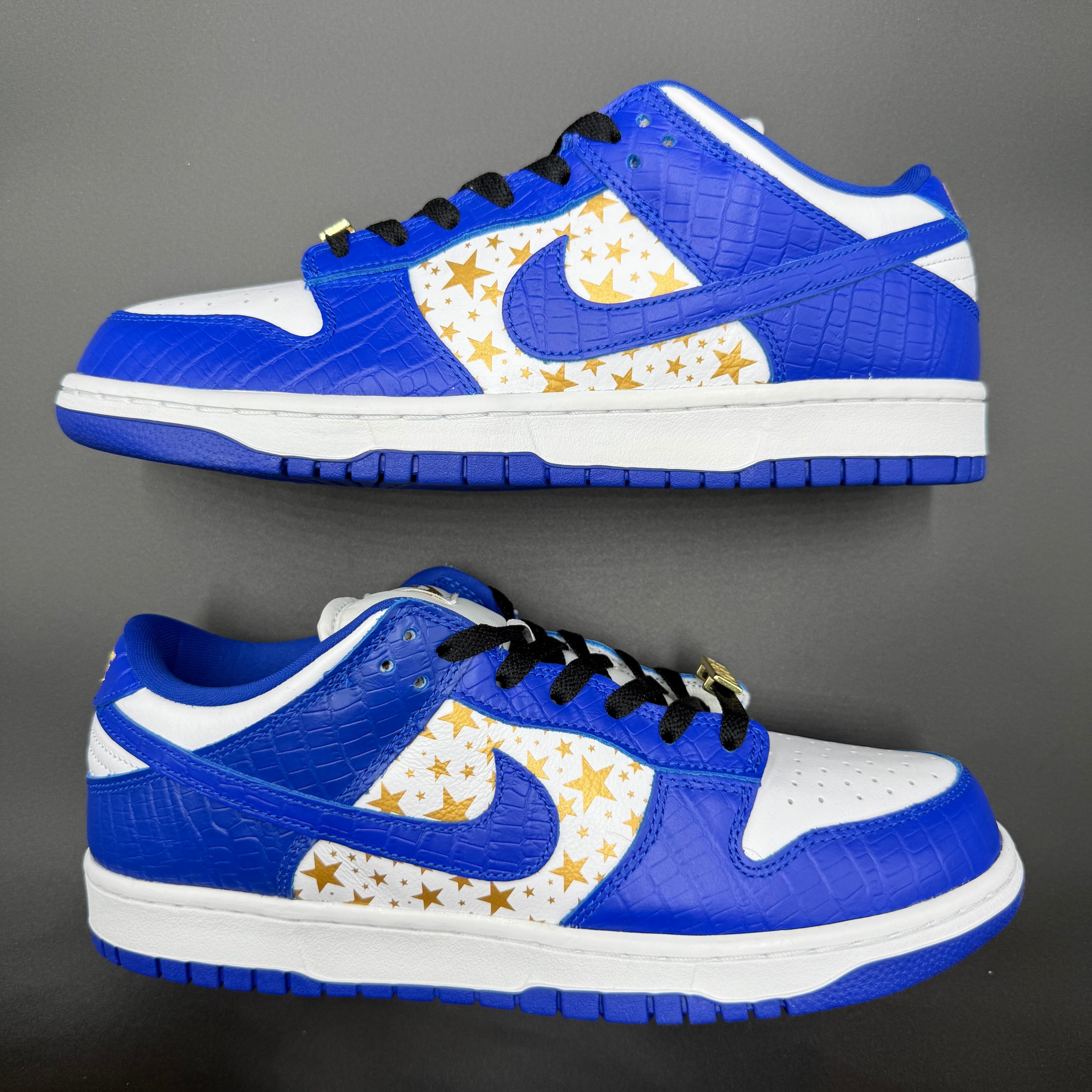 SUPREME NIKE SB DUNK LOW OG QS CROC SKIN GOLD STARS HYPER BLUE