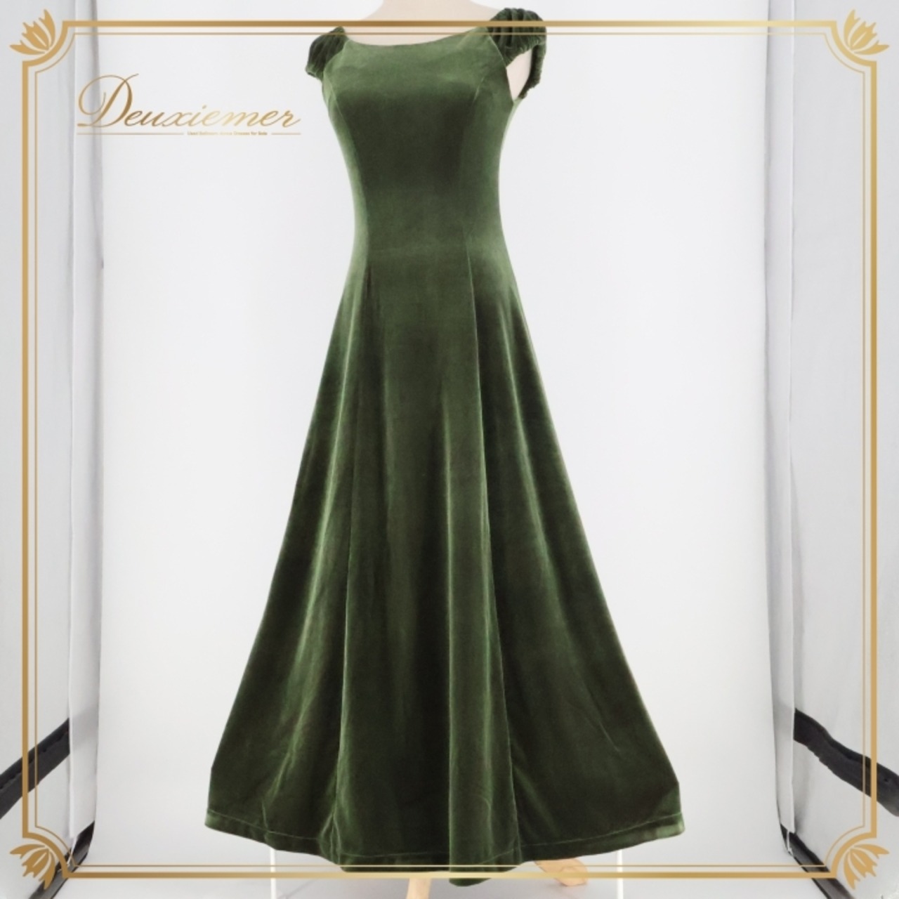 フラダンス 衣装 ワンピース ドレス グリーン系 ノースリーブ ベロア 無地 シンプル 上品 華やか 光沢感 高級感 きれい 鮮やか 大人っぽい 緑 ハワイアン アロハ ハワイアンプリント フラ ダンス レッスン 練習 おしゃれ パーティー スタイリッシュ