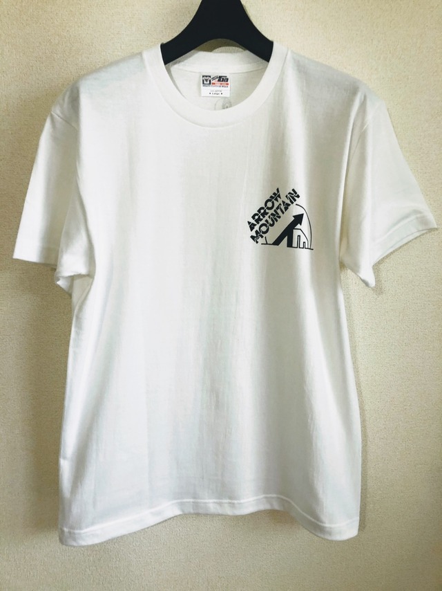 No.1 ホワイトTシャツ　(前 斜めブランド名 後ろ 的太郎)