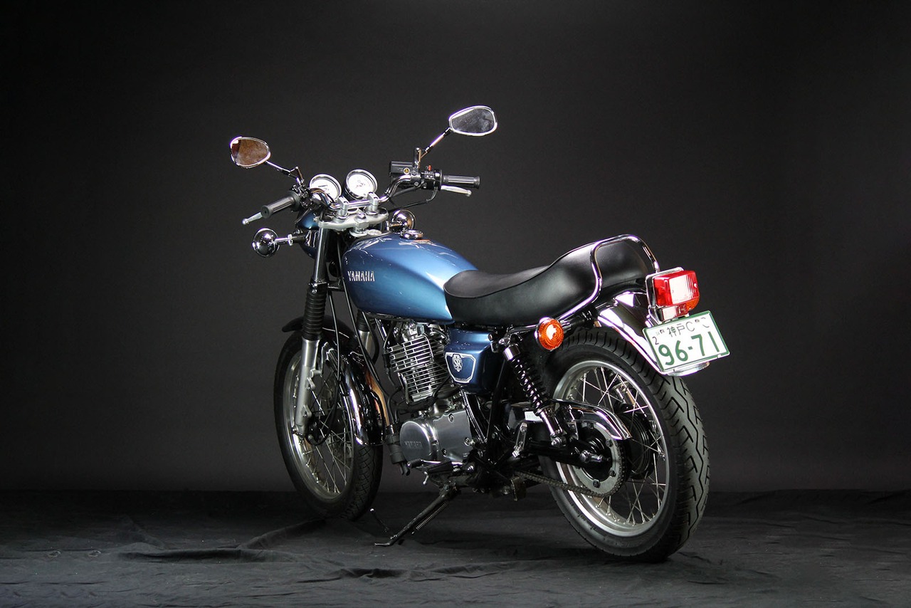 GOODSEAT "SLENDER" Smooth (BLACK) SR400/500 (78-08YEAR)
