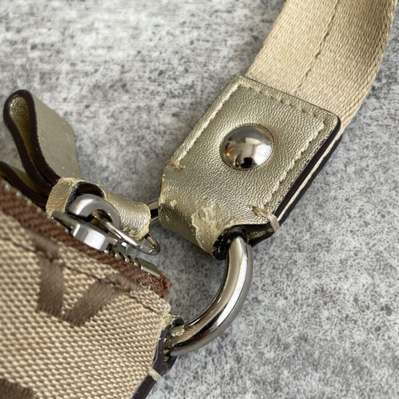 y2k coach signature shoulder bag beige | 1216anon