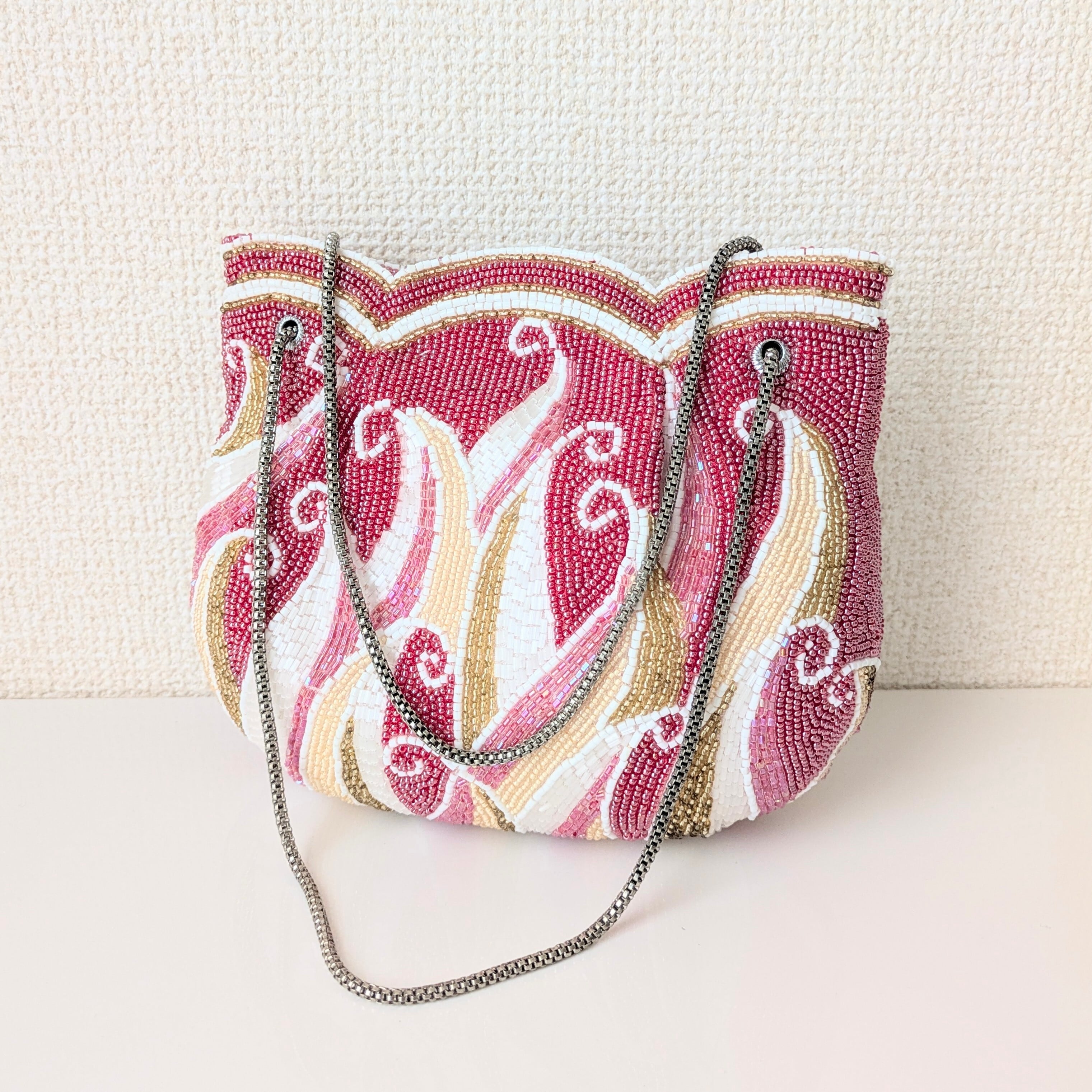 手刺繍　昭和レトロ　ビーズ刺繍 花柄 和装用バッグ A26 ビーズバック 2点 総ビーズ刺繍*花柄*ハンドバッグ 手提げ鞄