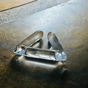 glass ear cuff    triangle clear 2