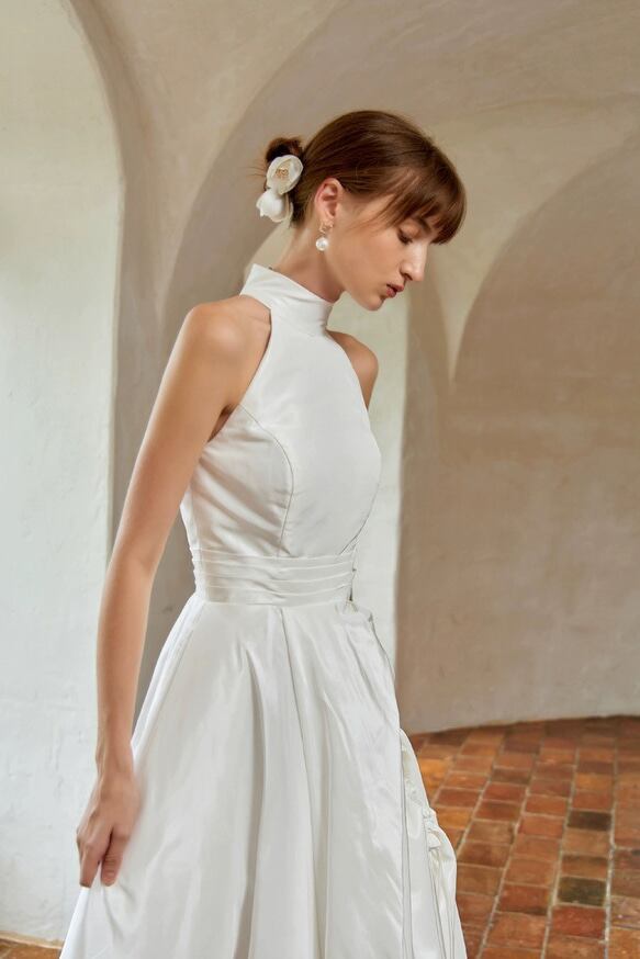 ホルターネック 2Way スリット ウェディングドレスエレガント | ウララ