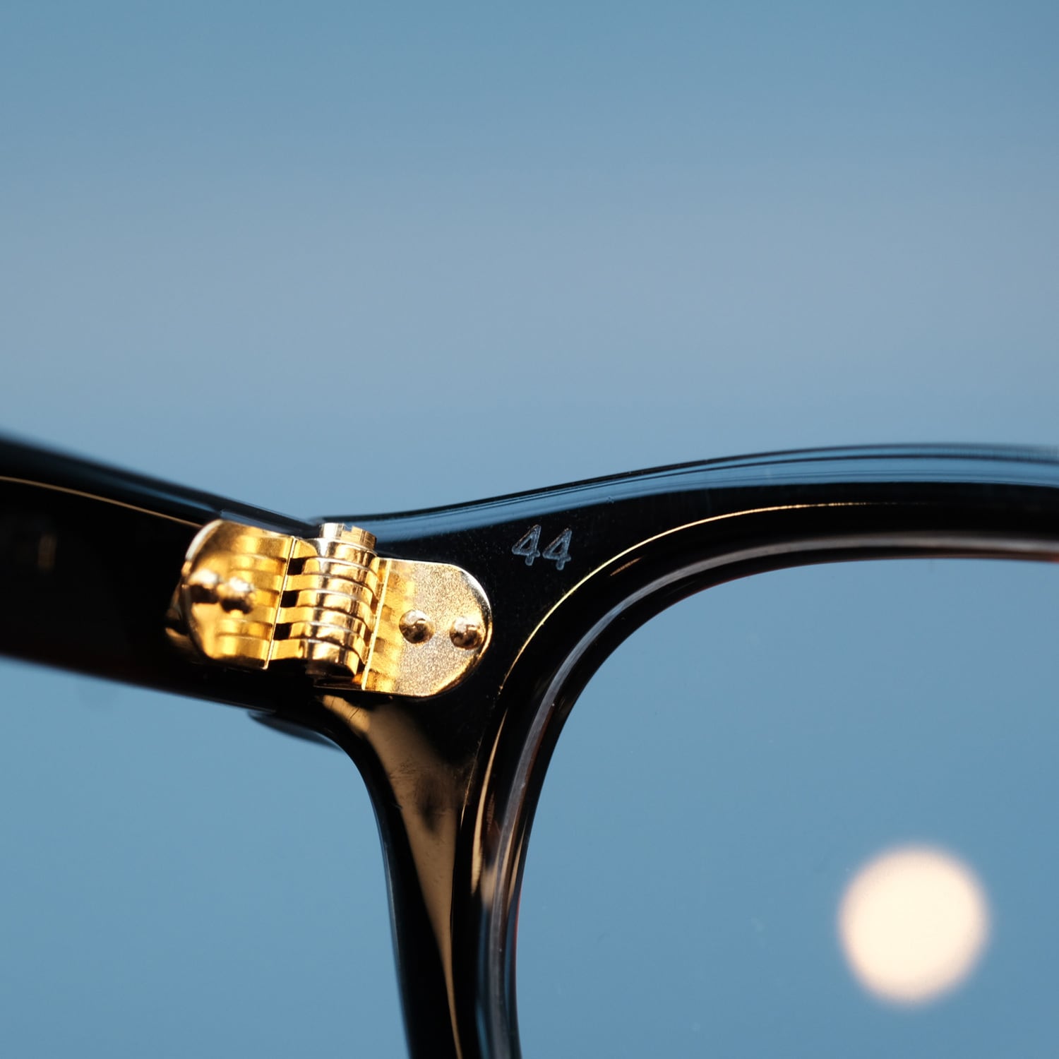JULIUS 広まれ TART OPTICAL 46□22-145mm AR Gold